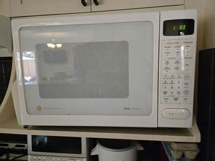 Photo of free Counterpoint top microwave (Near Conestoga Mall, Waterloo) #1