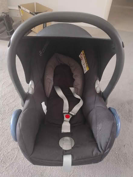Photo of free Baby car seat MaxiCosi (Stopsley LU2) #1