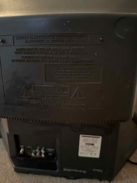 Photo of free Zenith 25” tube tv works great (Acworth area close to 41) #3