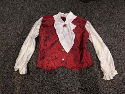 Photo of free Vampire/Halloween top only age 6-7 (Purley CR2) #1