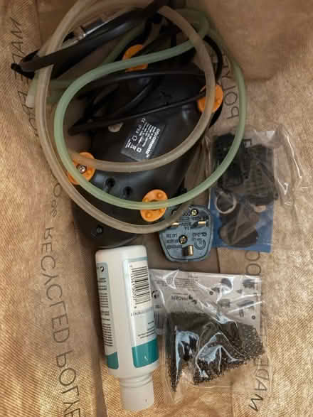 Photo of free Fish tank bits (Winnersh RG41) #1