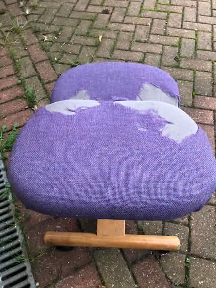 Photo of free Kneeling chair (Whitehill SG4) #2