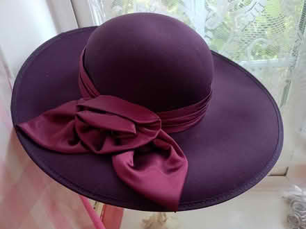 Photo of free Ladies Hat (LU7 Leighton Buzzard) #1