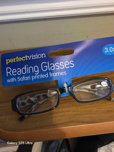 Photo of free 3.0 strength reading glasses (Brasside DH1) #1