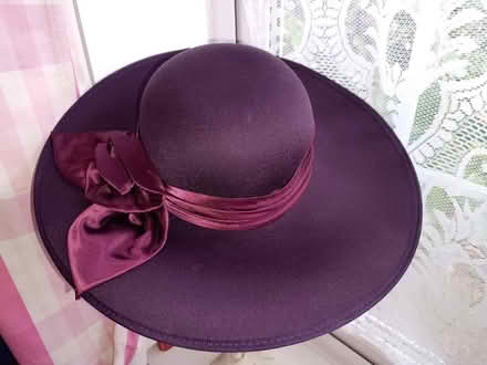 Photo of free Ladies Hat (LU7 Leighton Buzzard) #2