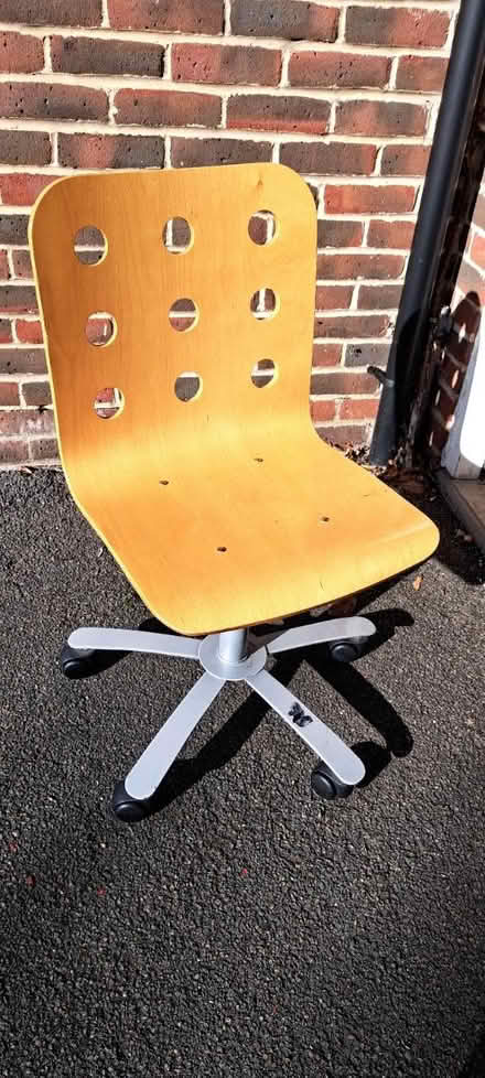 Photo of free Desk chair (OX14 off Colwell Drive) #1