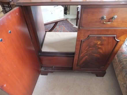 Photo of free TV cabinet (Bourton on the Water GL54) #1