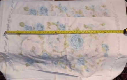 Photo of free Assorted towels: 2 bath towels and lots of hand towels (Oxford OX2) #4