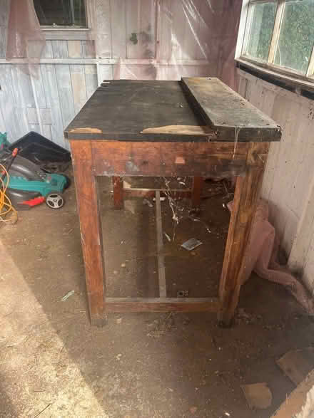 Photo of free Desk or workbench (Wymondley Park SG4) #1