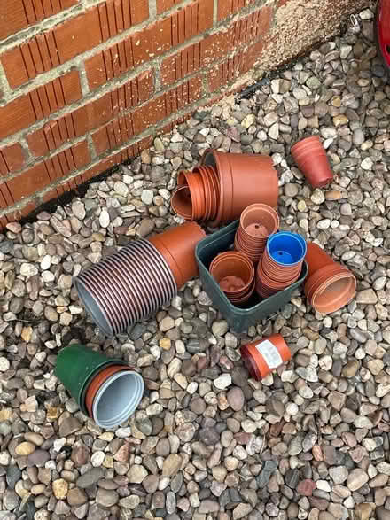 Photo of free Small plant pots , barbecue, plants (Rowditch DE22) #1