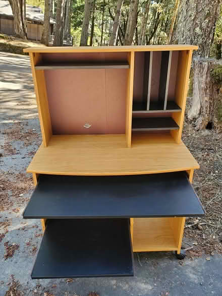 Photo of free Desk ... great condition (Belmont) #1