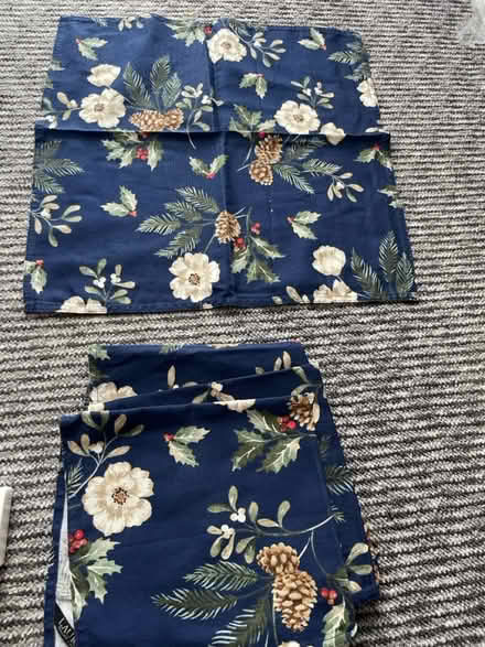Photo of free 4 Christmas ornaments napkins (enfield EN1) #1