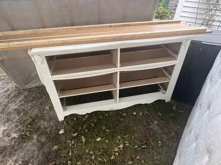 Photo of free Bedroom set (Blaine off 109th) #2