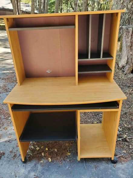 Photo of free Desk ... great condition (Belmont) #2