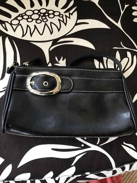 Photo of free Small handbag (Cf46 5ef) #1