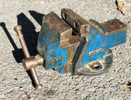 Photo of free Record '00' bench vice (Cainscross GL5) #1