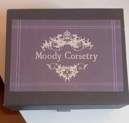 Photo of free Pretty cardboard gift or memory box (Charlton SE18) #3