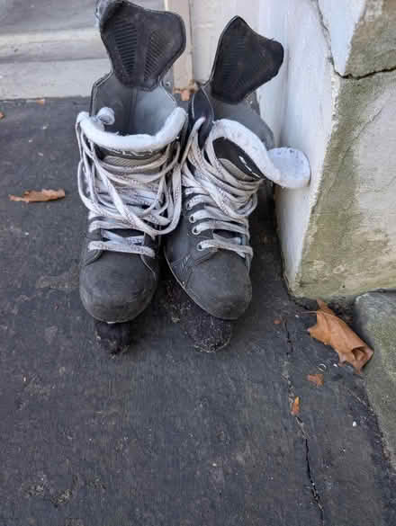 Photo of free Hockey Skates - men's 8.5 D (Buckingham, PA 18902) #2