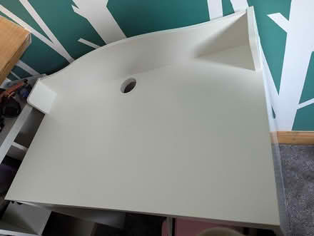 Photo of free White desk (BD21 - Long Lee) #2