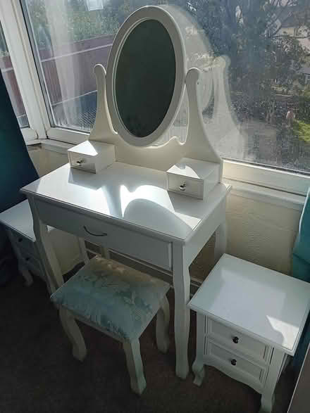 Photo of free Tweens/teens dressing table (Chapel Allerton LS7) #1