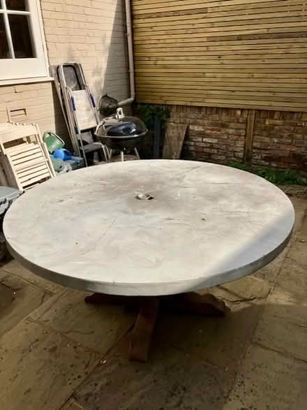 Photo of free Round garden table (Fulham Broadway SW6) #1