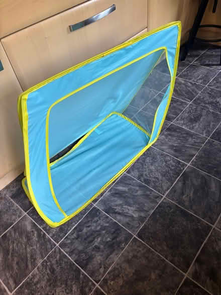 Photo of free Pop up goal - suitable for 2/3 year old (Wollaton NG8) #2