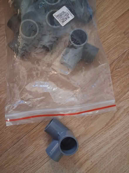 Photo of free 3 ways pipe fitting (GU227) #1