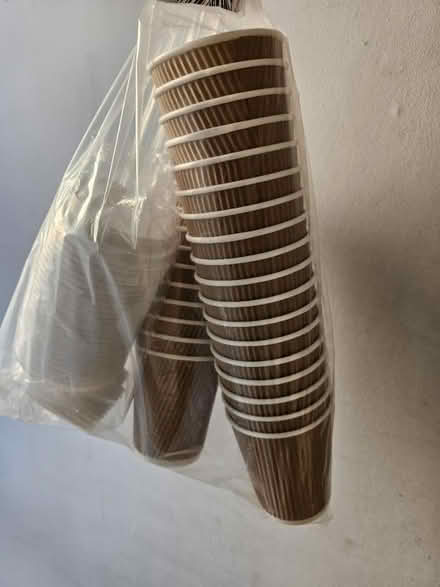 Photo of free Disposable coffee cups with lids (Petts Wood, BR5) #1
