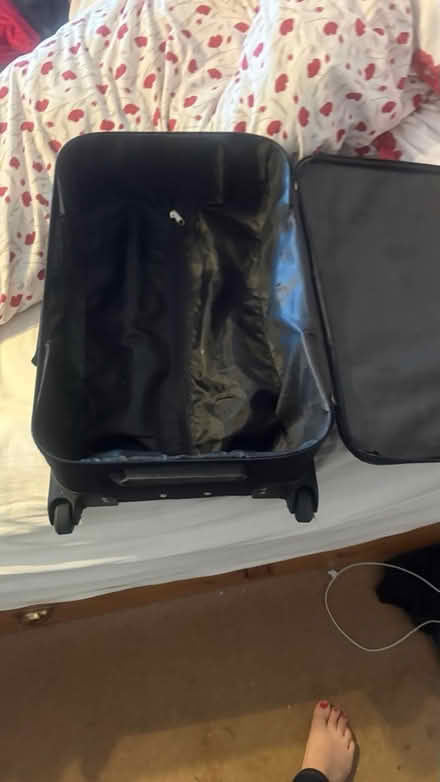 Photo of free Hand luggage suitcase (Chatham) #4