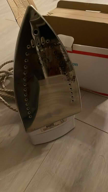 Photo of free 1200 W Steam Iron (Finsbury Park N7) #1