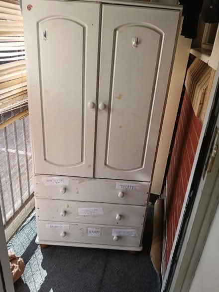 Photo of free wardrobe (OX14 Abingdon) #1