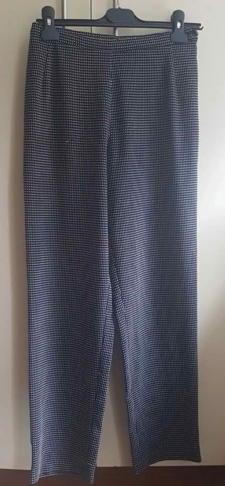 Photo of free M&S patterned trousers old size10 S (South hampstead NW8) #1
