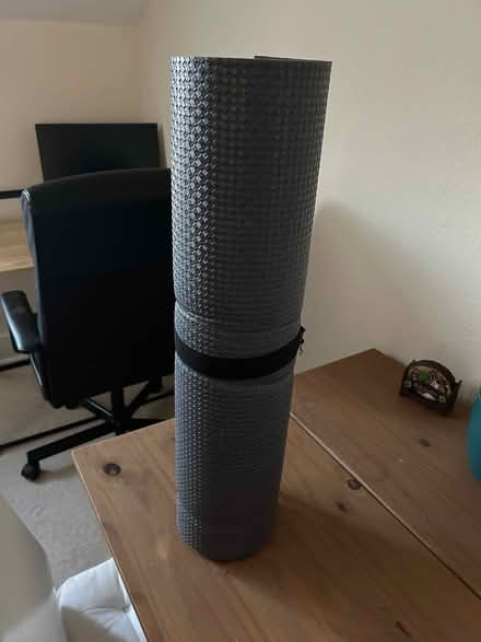 Photo of free Yoga mat (Sun In The Sands Roundabout SE3) #1
