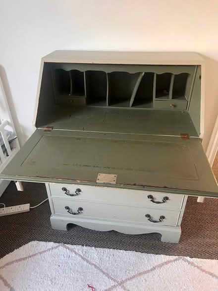 Photo of free Sweet vintage desk (SW11) #2