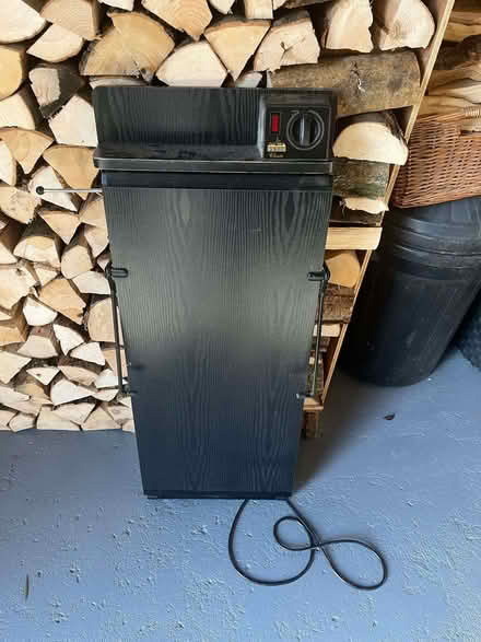 Photo of free Corby Trouser Press Wall Hanging (CO13) #1