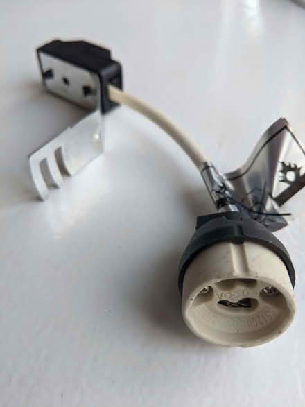 Photo of free GU10 ceiling lamp sockets (Ivy Farm SK11) #1