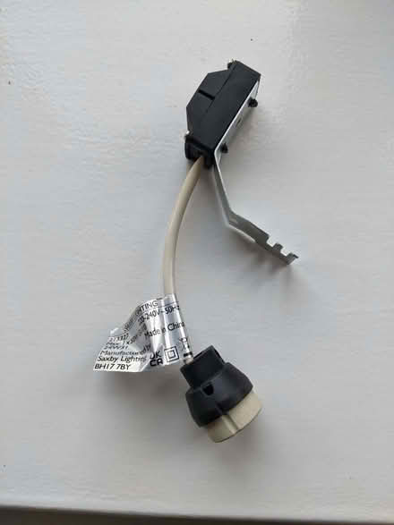 Photo of free GU10 ceiling lamp sockets (Ivy Farm SK11) #2