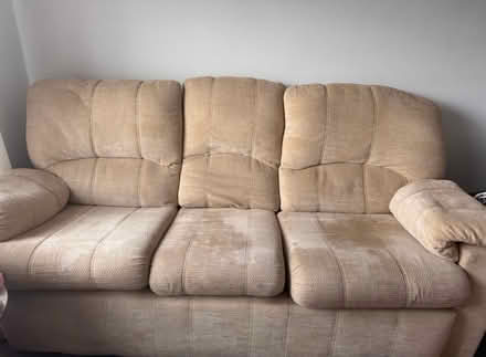 Photo of free 3 seater sofa (Leigh-on-Sea SS9) #1