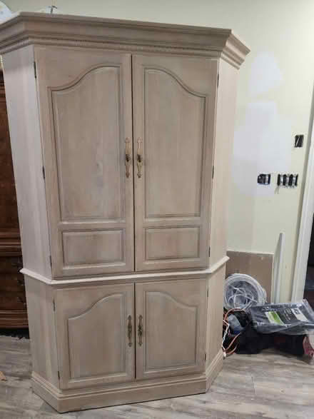 Photo of free Armoire (Waldorf) #2