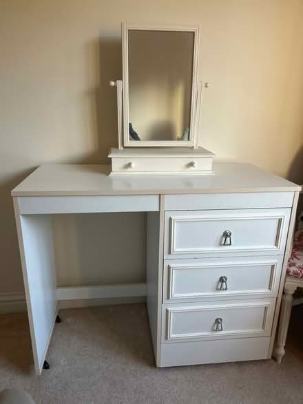 Photo of free Dressing table and mirror (Liphook) #1