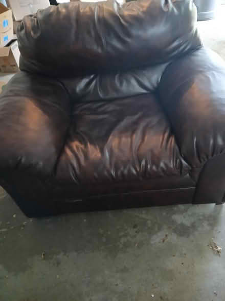 Photo of free Oversized Chair (New Rochelle north end) #2