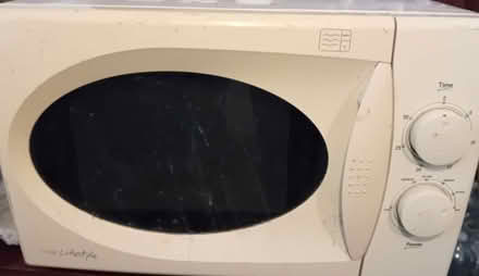 Photo of free Microwave (Teddington TW11) #1