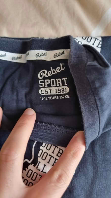 Photo of free 11/12 years t shirt kids (South hampstead NW8) #2