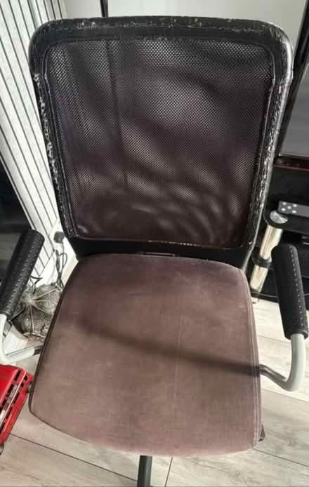 Photo of free Desk chair (Stretford M32) #3