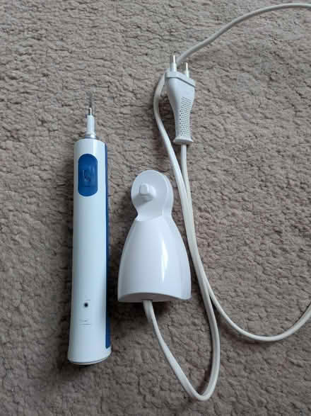 Photo of free electric toothbrush with charger (Beeston NG9) #1