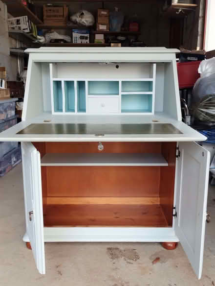 Photo of free Bureau (Coldstream TD12) #1