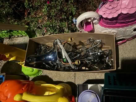 Photo of free Free leftovers from garage sale (3998 Bibbits Dr. Palo Alto) #2