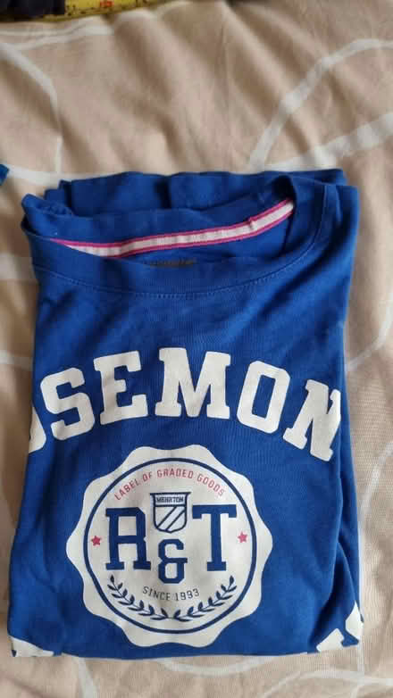 Photo of free H&M Long sleeve top 8 to 10 years (South hampstead NW8) #2