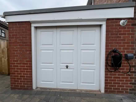 Photo of free Garage door (Hillcliffe WA4) #1