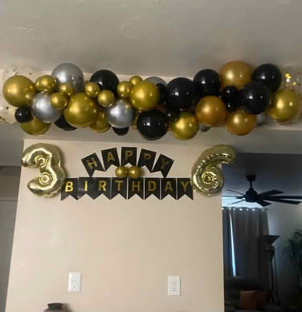 Photo of free Balloon Garland on top of picture (Southside) #1